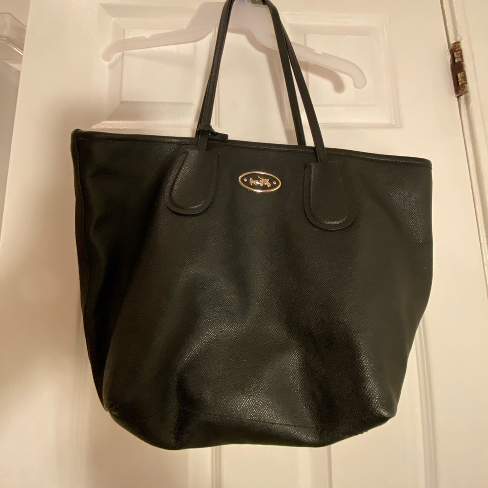 Cute black Coach tote hand bag